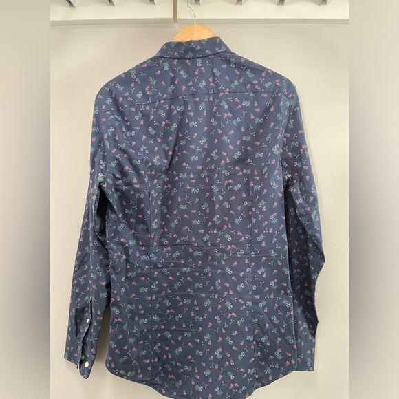 Men’s Banana Republic Dress Shirt - Picture 2 of 4